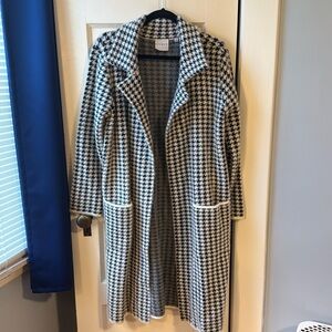 Cyrus Jacket 🖤🤍